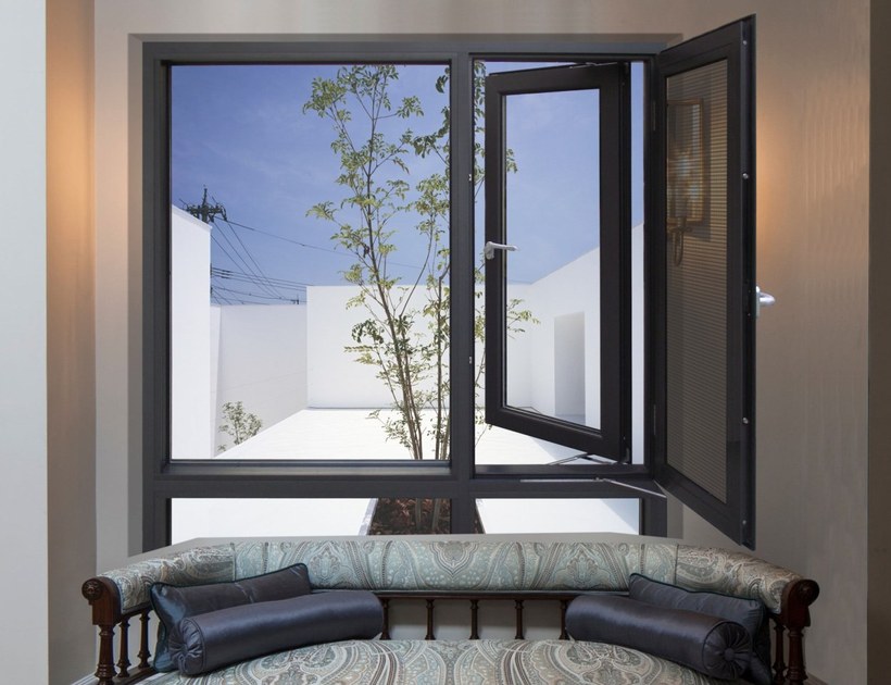 PRM-K80 Series NFRC aluminum casement window in residential interior