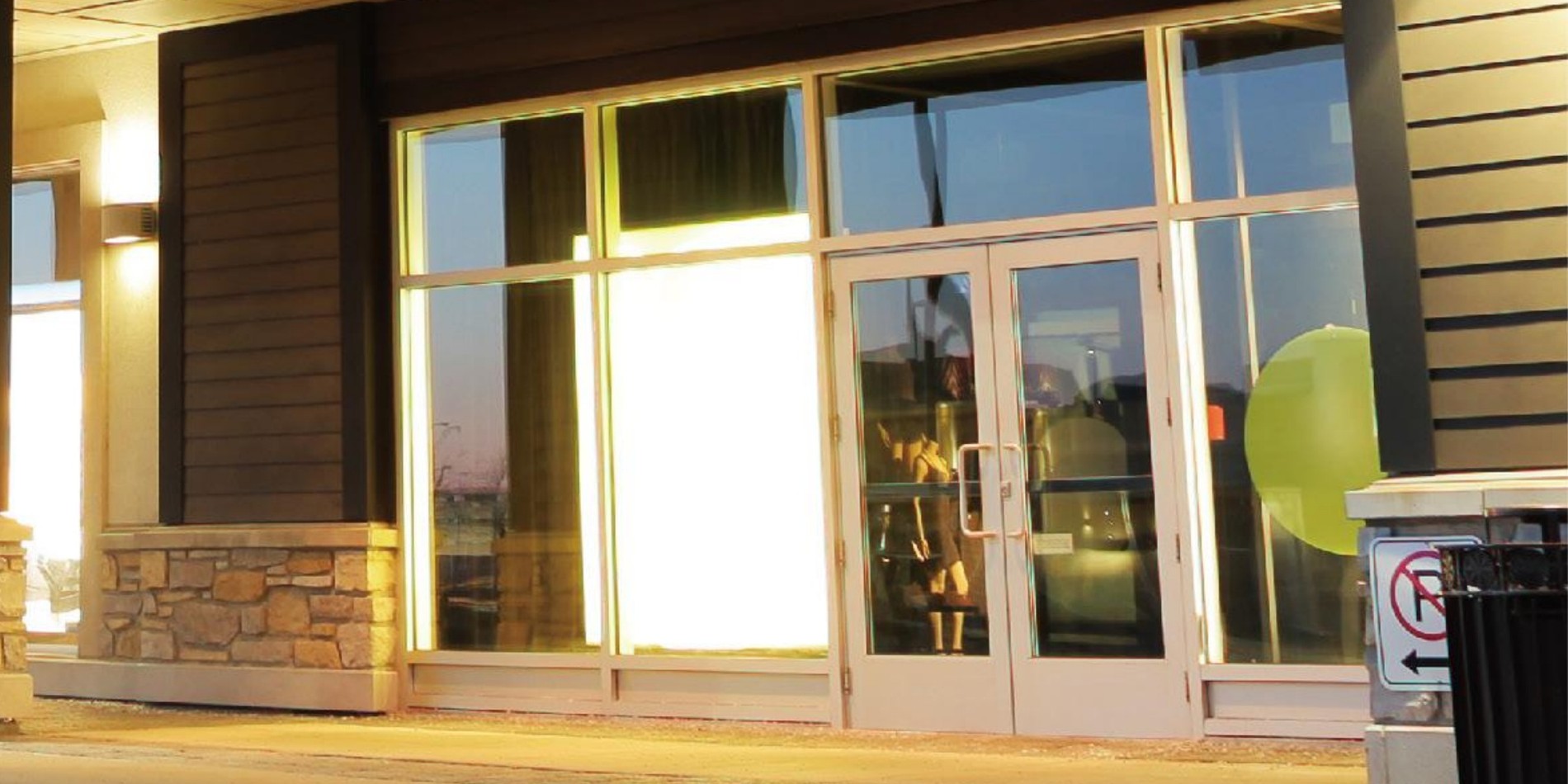 LU-110s Commercial Swinging Door aluminum storefront system